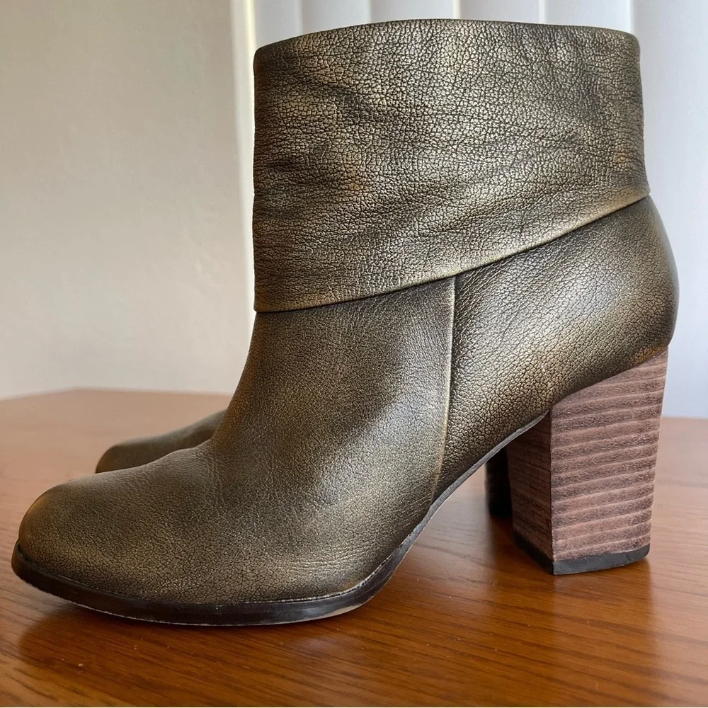 Cole Haan Cassidy Leather Ankle Bootie Black Metallic Bronze Brush Size 5